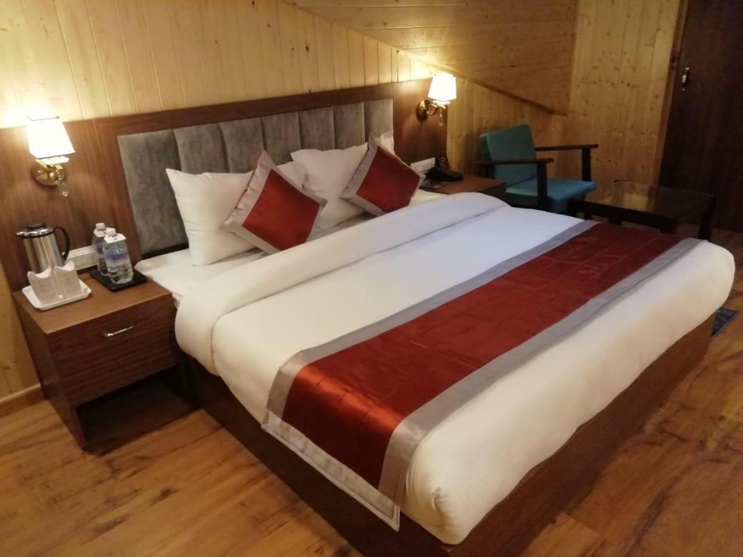 The Laurent And Banon Resorts Manāli Екстериор снимка