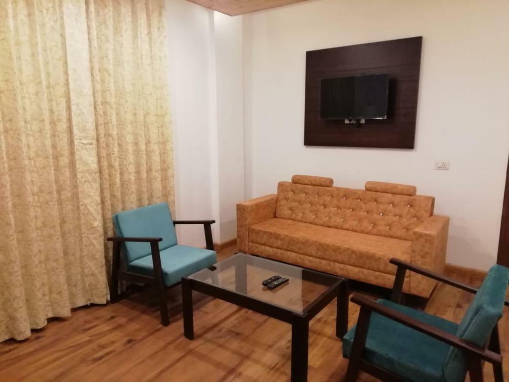 The Laurent And Banon Resorts Manāli Екстериор снимка